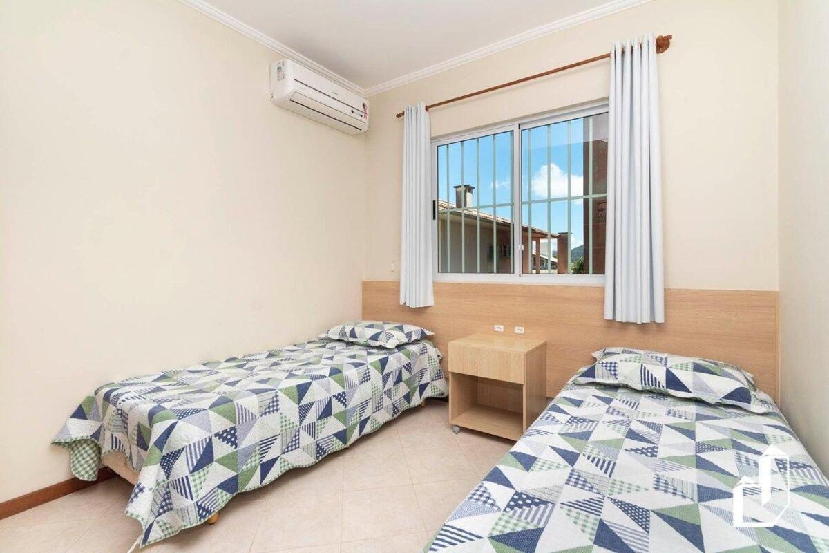 Apartamento Com 02 Dormitorios Aqui E So Trazer As Malas E Aproveitar As Ferias Bombinhas Exterior photo